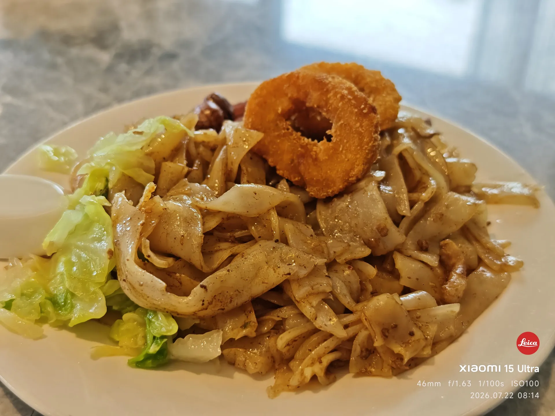 酒店早餐:炒粉和洋葱圈